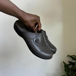 Vintage Comfortable Gray Leather Slip-On Clogs